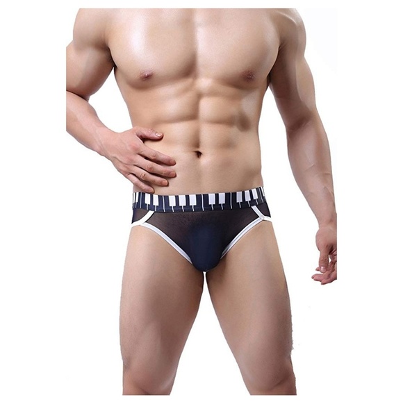 Mens briefs size L fits like a Med. - Picture 2 of 4